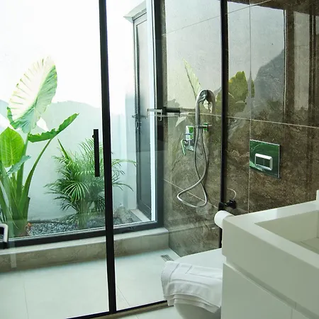 Βίλα Ashta - Nora 2 *