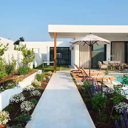 Ashta - Nora 2 * Φετιγιέ