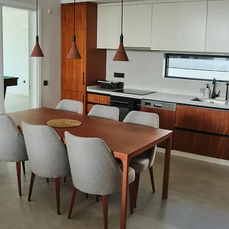 Ashta - Nora 2 * Φετιγιέ